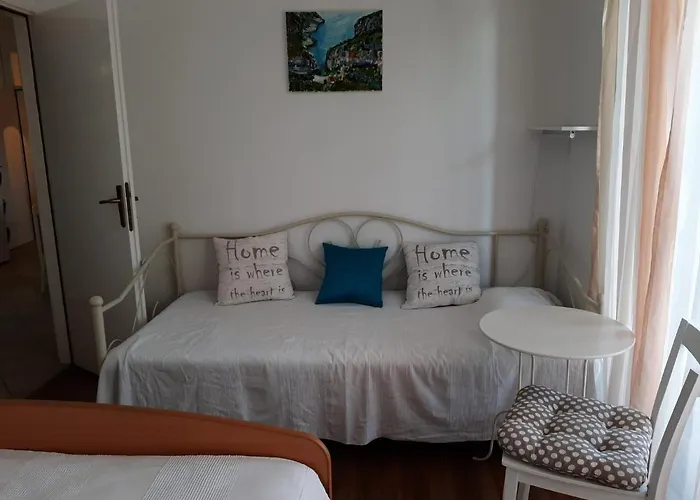 Cosy, Sea View